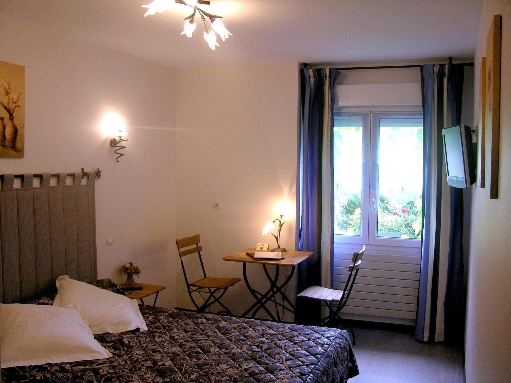Logis Hotel Restaurant Les Norias Cazilhac  ภายนอก รูปภาพ