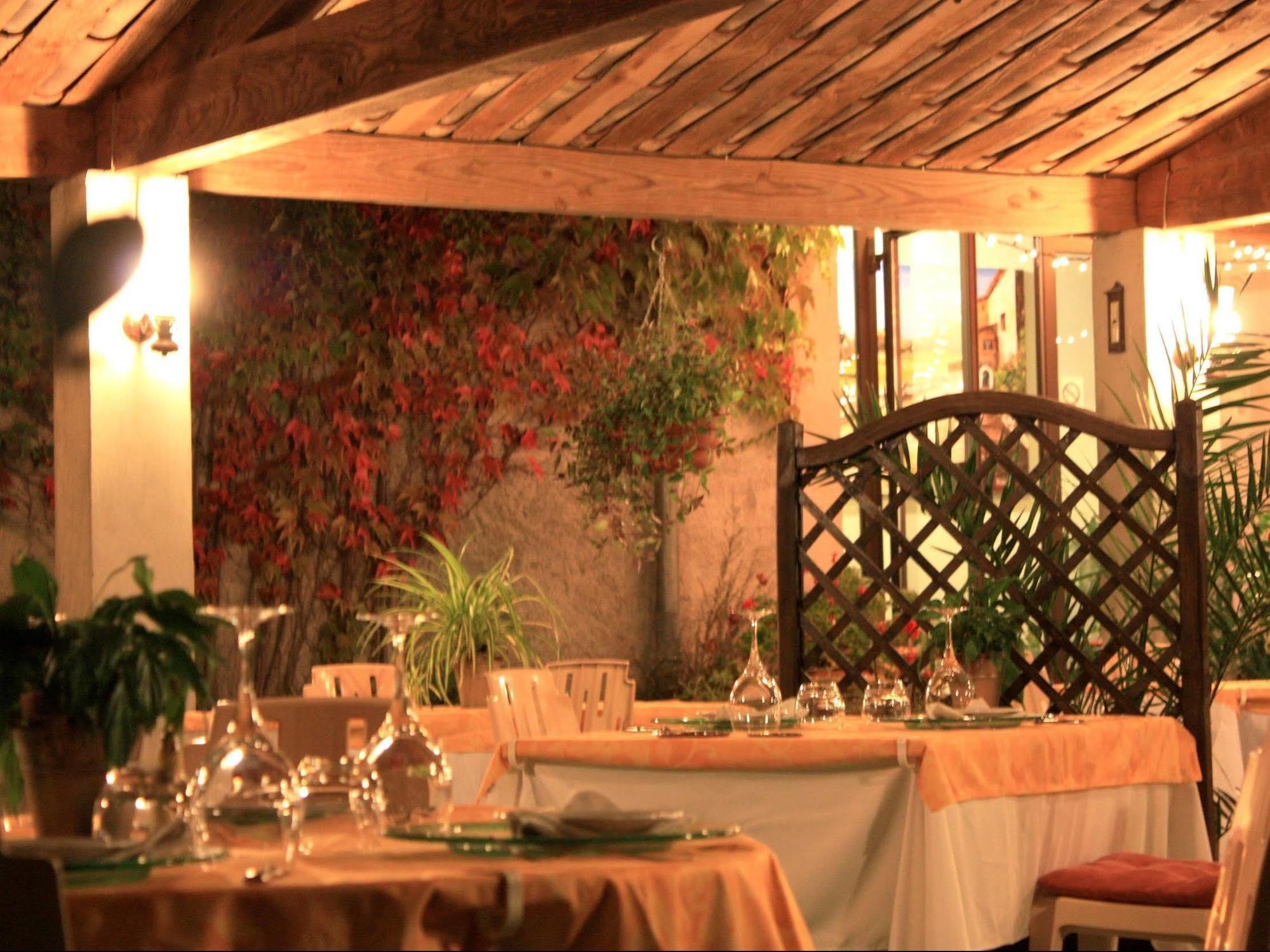 Logis Hotel Restaurant Les Norias Cazilhac  ภายนอก รูปภาพ