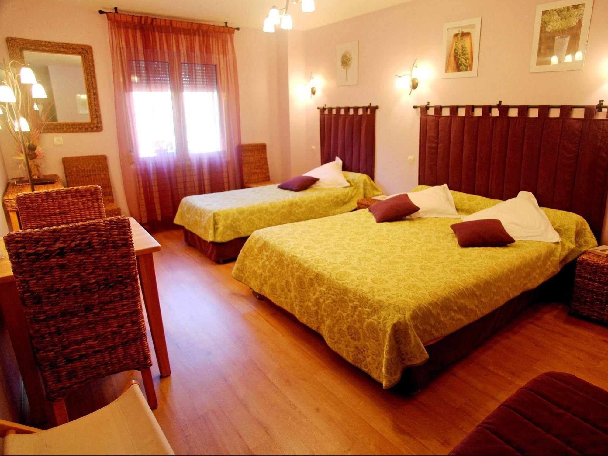 Logis Hotel Restaurant Les Norias Cazilhac  ภายนอก รูปภาพ